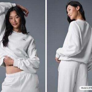 **BRAND NEW** Alo Yoga Accolade Crew Neck Pullover